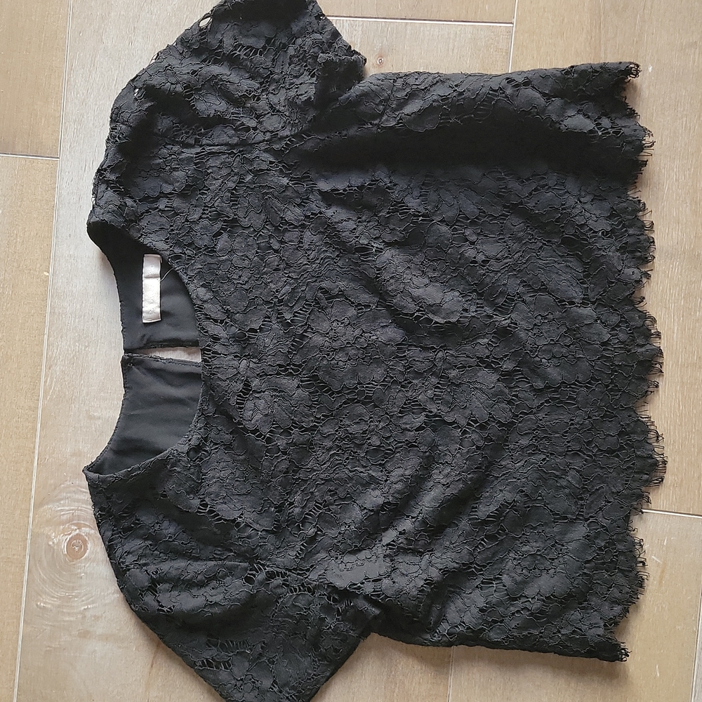 Banana republic black lace crop top size 6